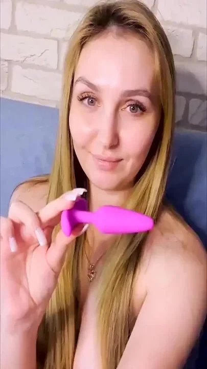 Stepmom trains her ass before anal sex but something went wrong
