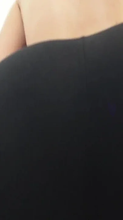Curvy Ass Shaking and POV Face Sitting in Black Leggins and Shiny Spandex