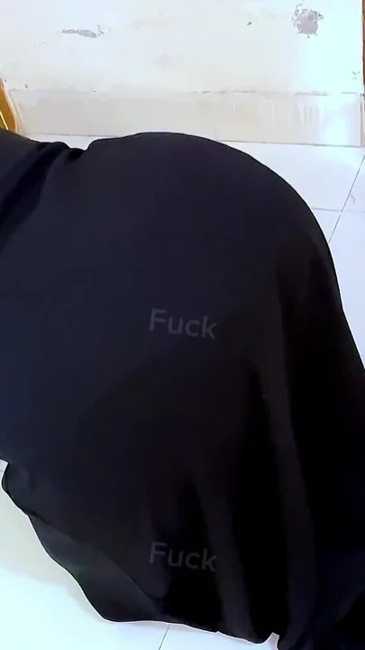 Playing Truth or Dare with My Arab Big Ass Stepmom Now She Clean My Room Like Doggystyle