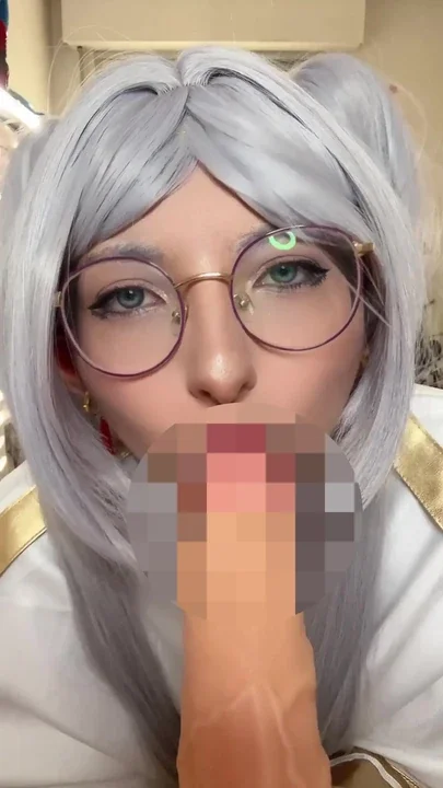 FRIEREN REAL LIFE HENTAI Cosplay girl BLOWJOB Clip 1