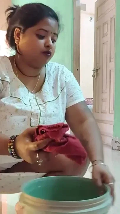ITNE DINO BAAD KAAMWALI BAI KO CHODNE KA MOUKA MILA Clip 1