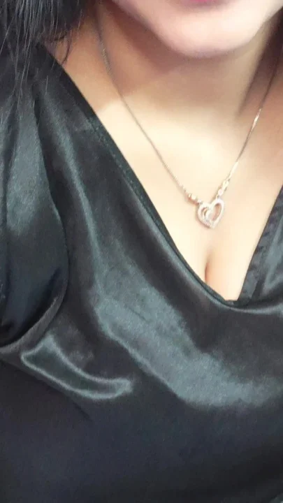 Bhabhi Sucked My Penis and Water Came Out How Well Does Bhabhi Suck the Penis
