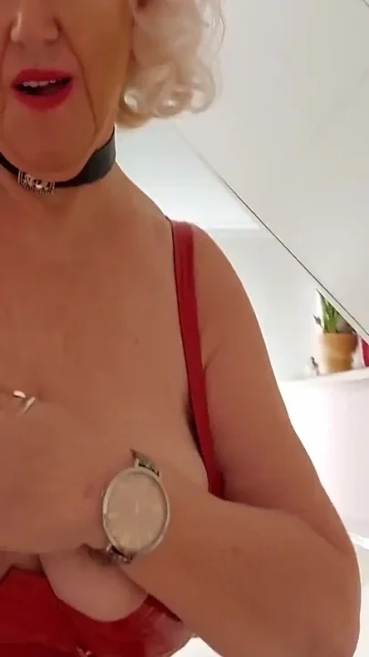Hot Granny Boobs Gives a Hot Blowjob