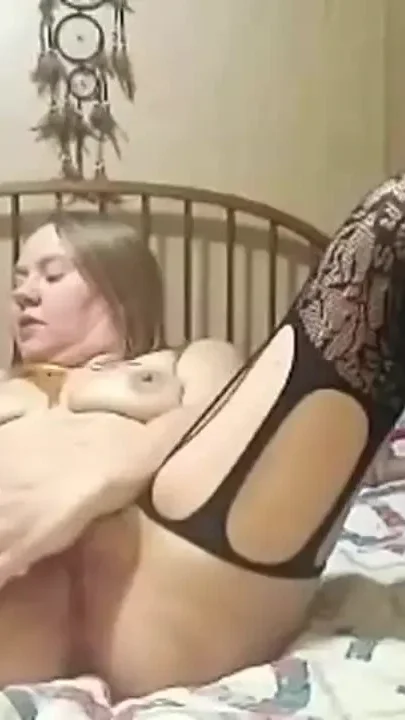 Live Dildo Sucking and Pussy Play