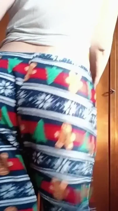 Walking and farting in pajamas Clip 2