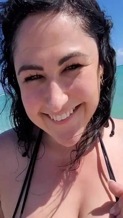 Beach Day Anal and Squirting