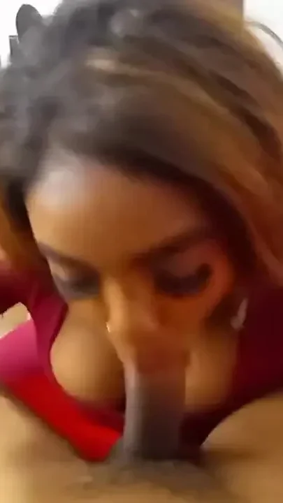 Tiktok Model Gets Horny and Ends up Fucking and Sucking