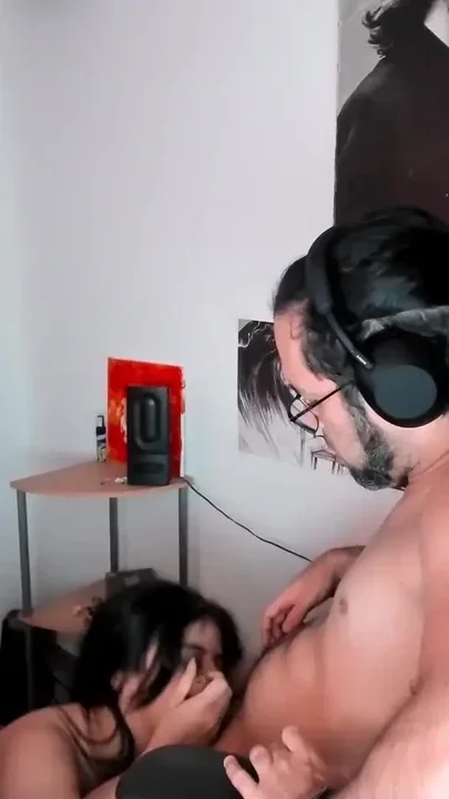 Hacked webcam - forbiden amateur couple blowjob Clip 1