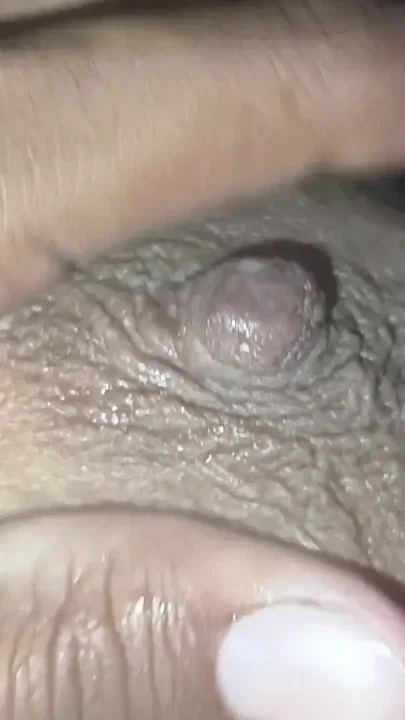 Christmas day ki khusi me Indian bhabhi ki thukai ki Desi big nipples Clip 1