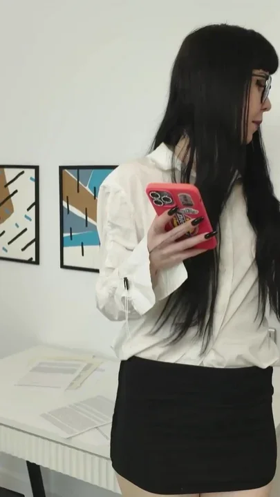 Nympho Secretary Ass Stretched by Her Boss