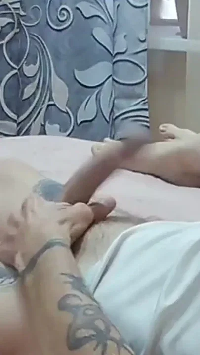 Mother-in-law loves a long and deep blowjob while watching a cumshot Clip 1