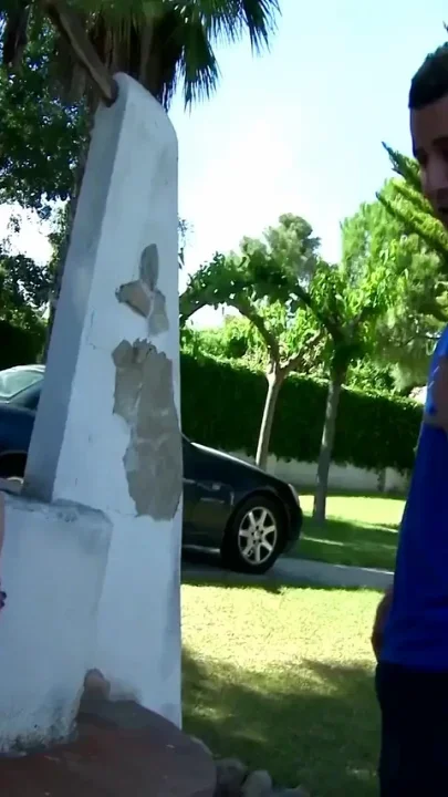 Cute teen gets her pussy drilled outdoors