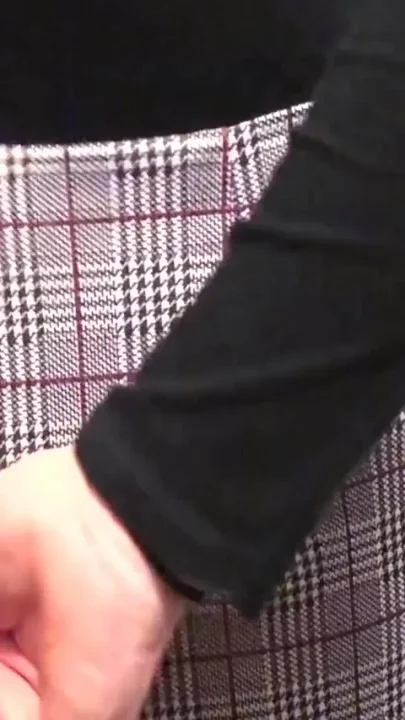 Trans secretary cums in stockings