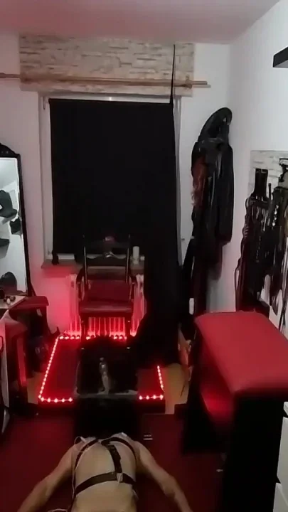 The Mistress's Task Where She Was Traveling Part 2-2