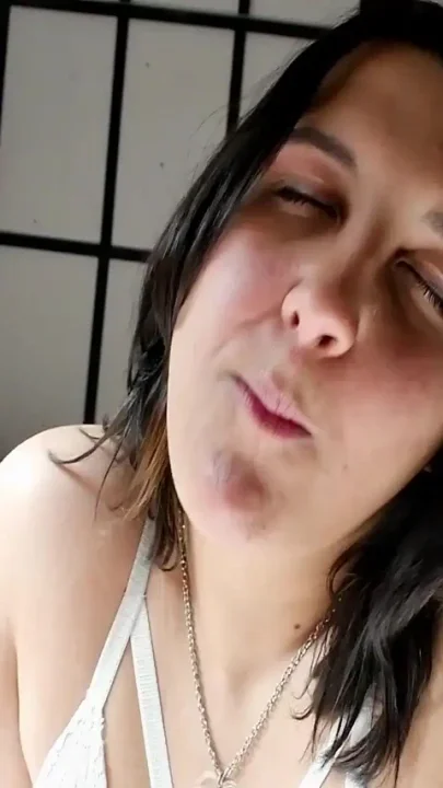 Big Bubbles and Finger Fuck at Morning Sun - Bunny Looner