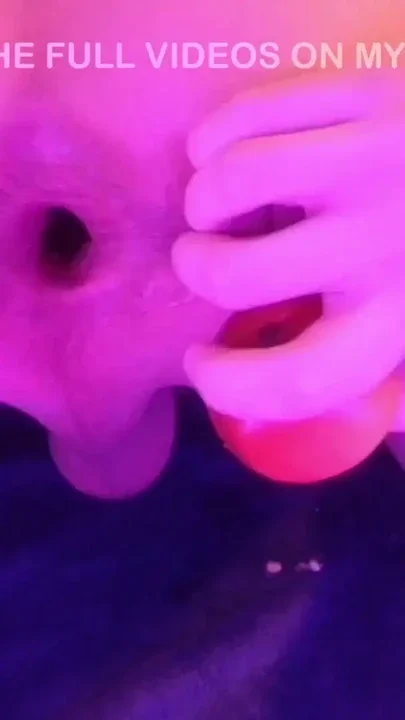 Want an Apple - Ass filled with Apples Clip 1