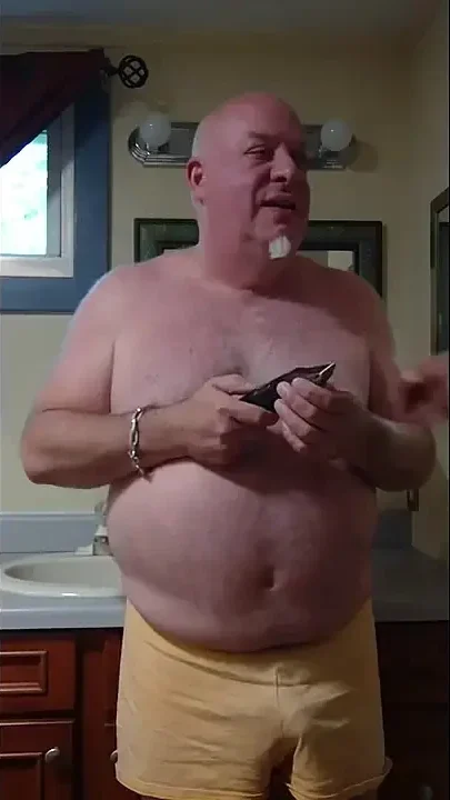 Kennie Jai Shaves a Bear Ass and Gets a Big Surprise
