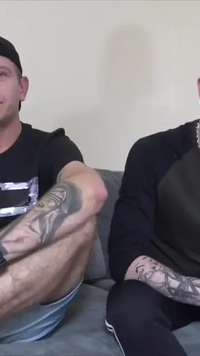Kan fucked bareback by the XXL cock of Oscar Wood