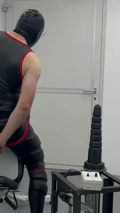 Masked Gimp 48cm mr Ed Dildo Anal Fucking Machine Huge 89cm Plug & Post Attempt Clip 1