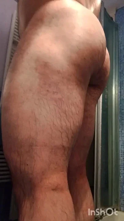 After shower After leg day