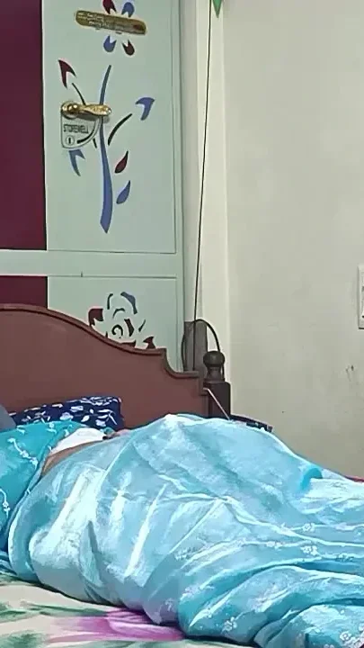 Desi Stepmom Seducing Her Stepson While Massage Her Leg
