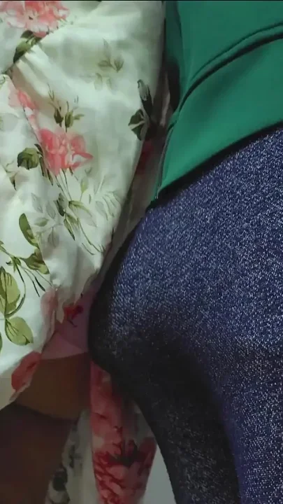 Omg Almost Seen When She Grab Stranger's Dick in a Packed Subway Metro