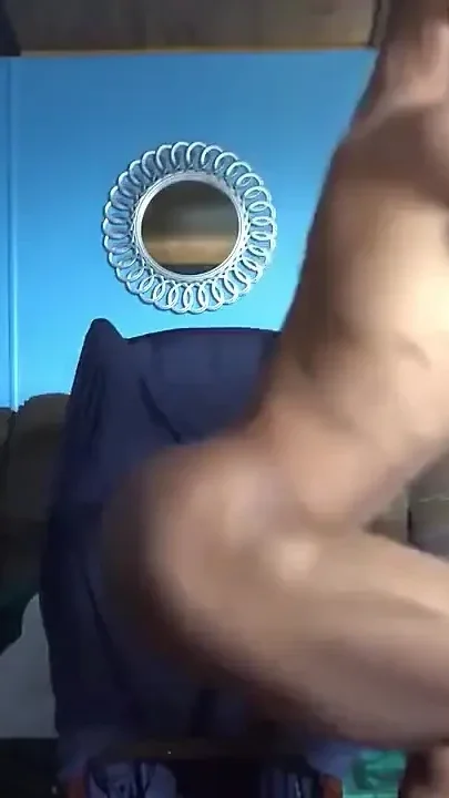 Muscle Booty Verse Crossdresser for Curious