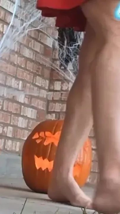 How Little Linda's Halloween Ended