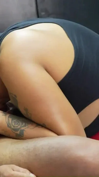 Stepsister sucking a delicious cock Clip 1