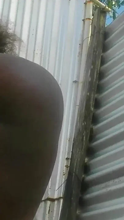 DOS LATINAS UN AGUJERO PUBLIC BOOTH Clip 1
