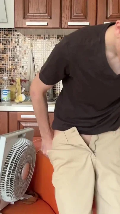 I'm Alone and I'm Horny to Cum on My Hand