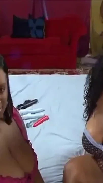 Lesbian anal dildo in giant black ass