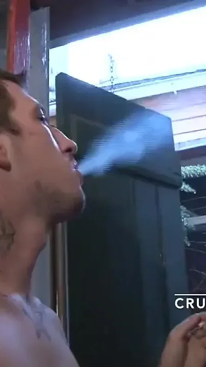 Suckin straight boy in a discreet park