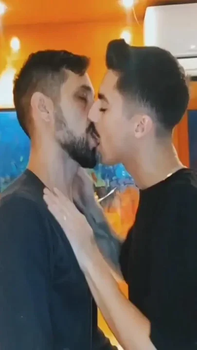I Didn't Remember My First Boyfriend's Xxl Cock Until He Invited Me to a Hotel