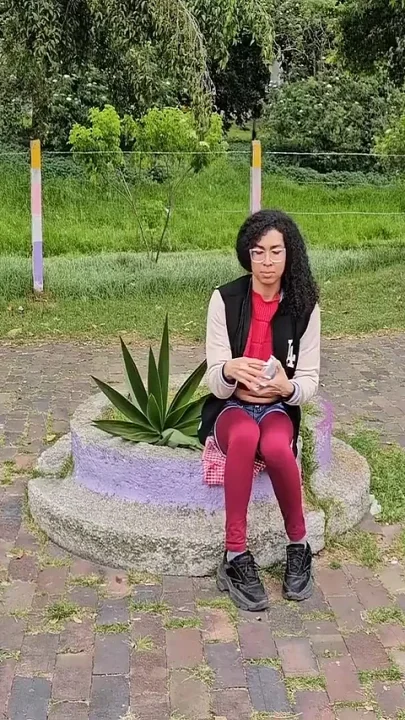 Looking for Sissy Sluts at the Park - Veronica Sanders
