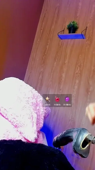 My Pussy Was Shaking as Her Tongue Went in and Out