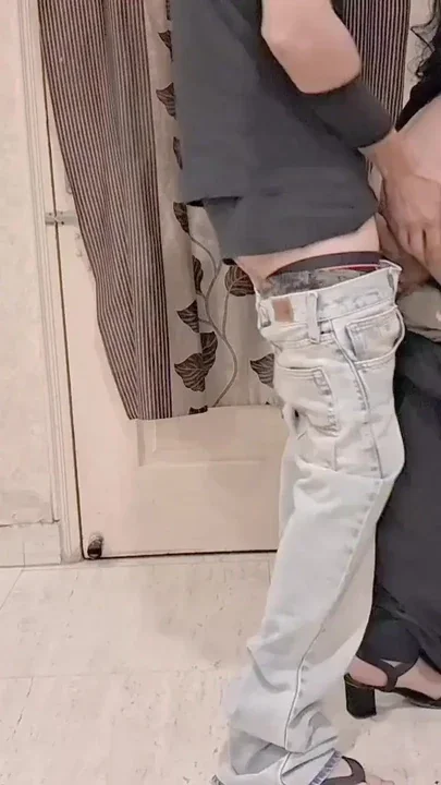 Desi Husband Ne Wife Ki Hot Friend Ko Choda Jab wife ghar pe nhi thi Clip 2