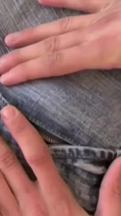I love watching to my straight friend masturbating