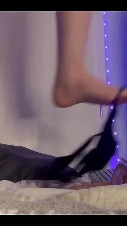 Double Penetrating Close up Fucking Anal While Fingering Pussy