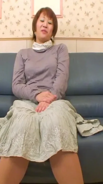 Japanese MILF masturbation and creampie