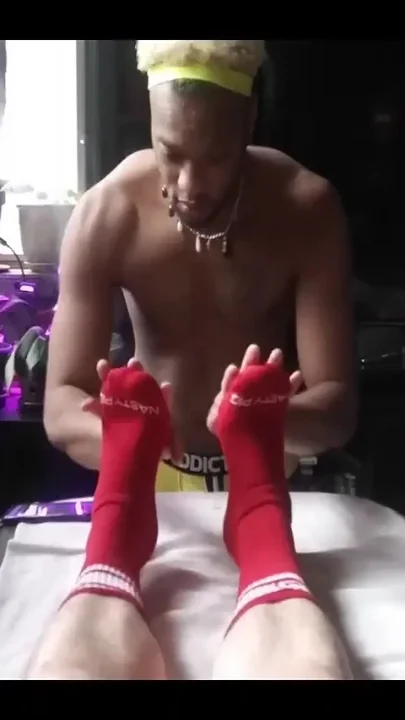 Bear Gets Feet Worshiped and Cum on
