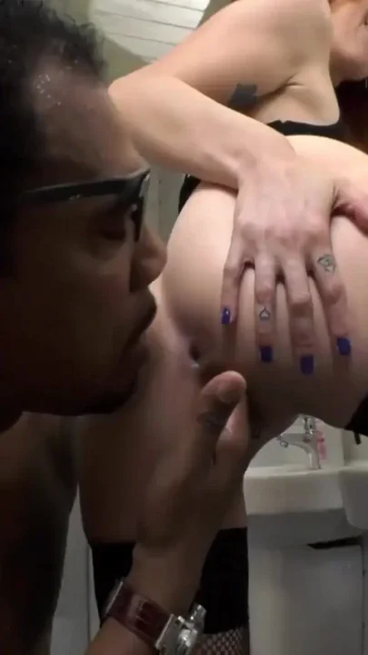 4-On-3 Interracial Gang Bang BBC Orgy