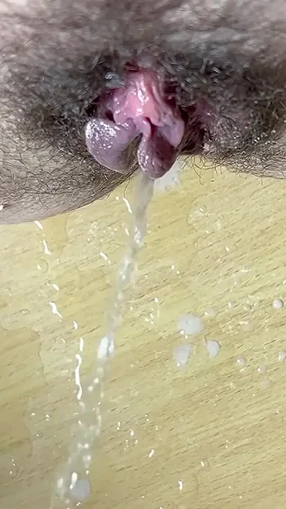 Crazy pussy linking with a toy makes me a big squirt hot pussy eating Clip 1