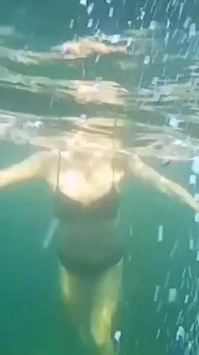 Swimming and Flashing in the Sea