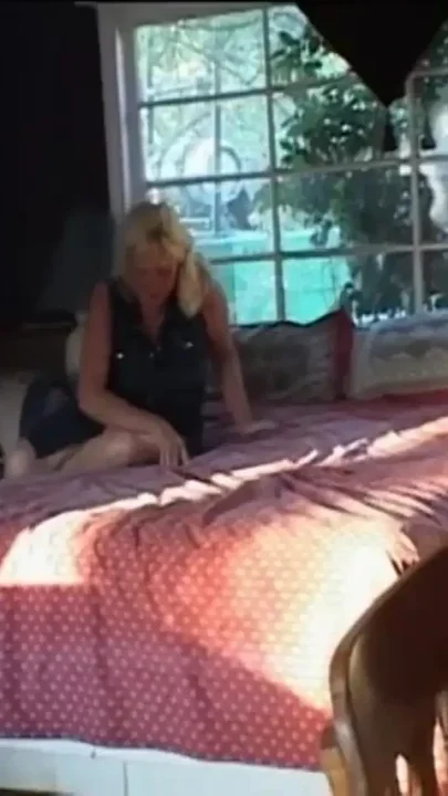 MILF Goes Crazy for Pussies full Movie