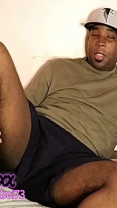 Thick guy jerking cock