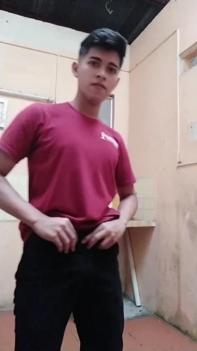 Hot teen boy masturbates