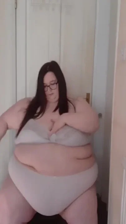 SSBBW BBW leather pants clothes try on