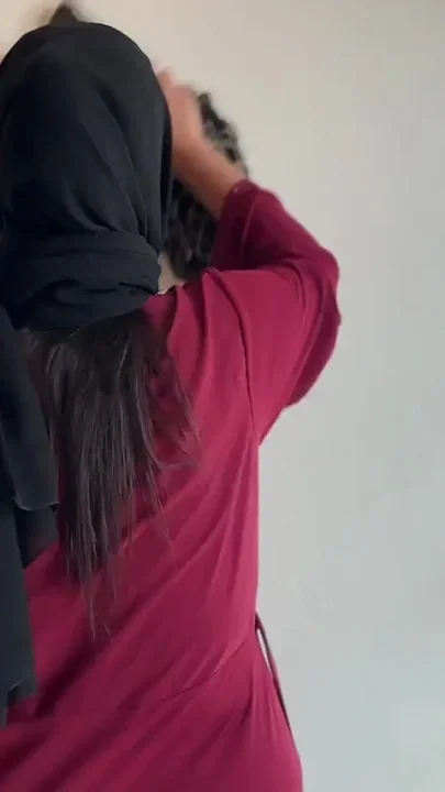 Fucking a Beautiful Maid with Big Ass in Saudi Arabia When She Cleaning Bed Room