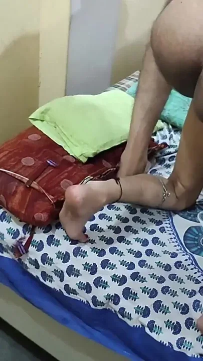 Father in low Sasur fucked her son wife full video Clip 1